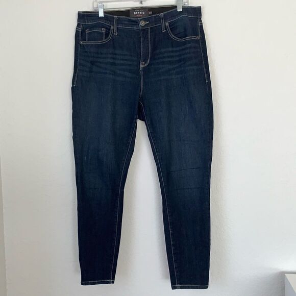 Torrid Women’s Jeans Sky Hi Skinny Dark Blue Denim Size 16 R - Picture 1 of 9